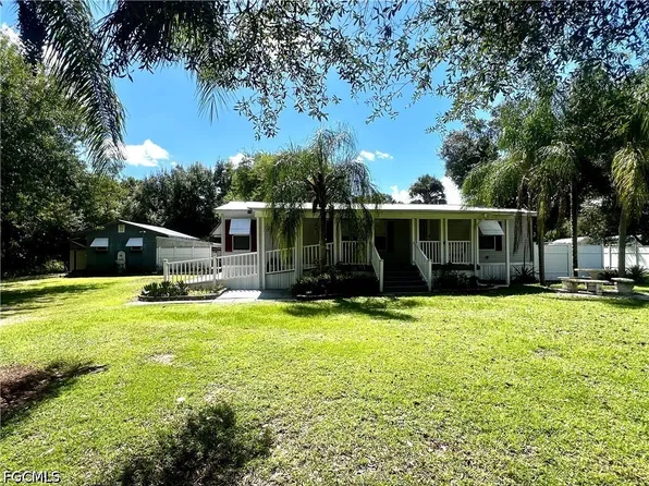 1027 Everglade Ave, Labelle, FL 33935