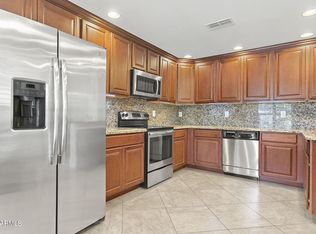 33575 N Dove Lakes Dr UNIT 1017, Cave Creek, AZ 85331