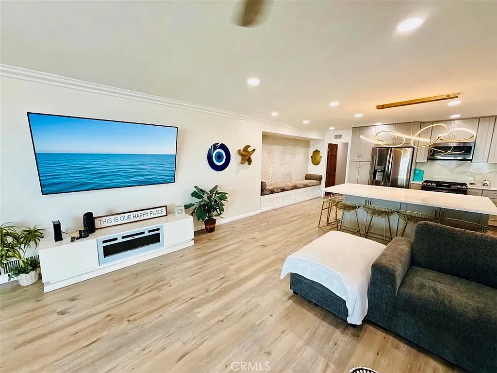 2 bed, 1431 sqft, $4,999 — Photo 3