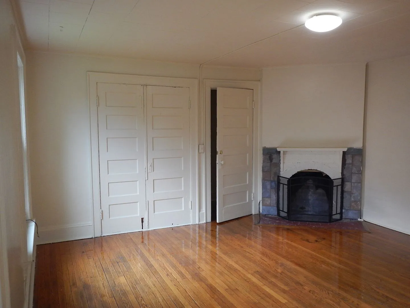 113 Concord Pl - Available 6/1/27 - Large House Available On Quiet Residential Street — Photo 3