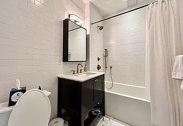 Rented by PREMIUM US INC