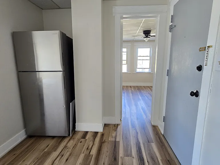 299 Maple St #3 — Photo 7