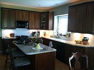 2nd image of 946 Saint James Park Ave