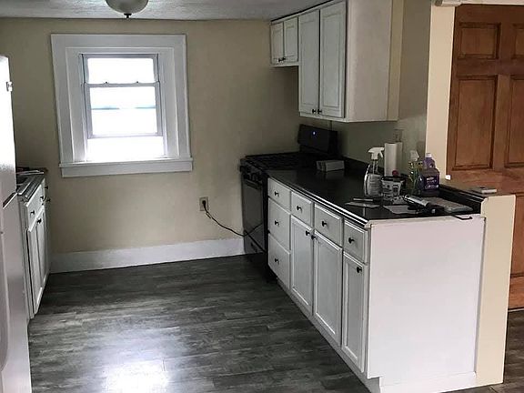 2nd image of 78 Elizabeth St APT 2
