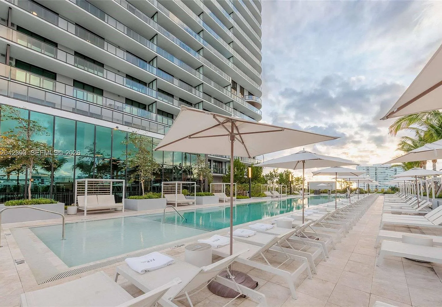 1 bed, 1.0 bath, 411 sqft, $4,380 — Photo 1