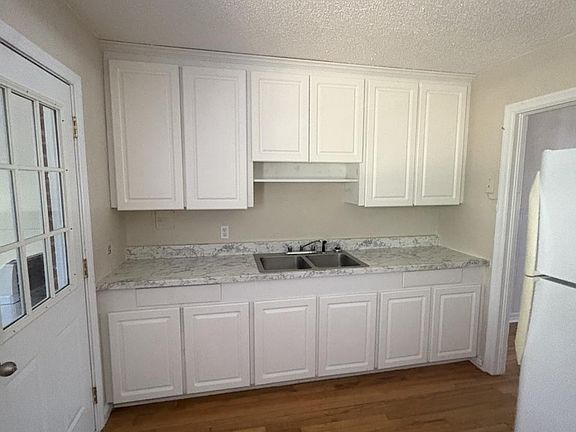 2nd image of 4319 Wilmot Ave