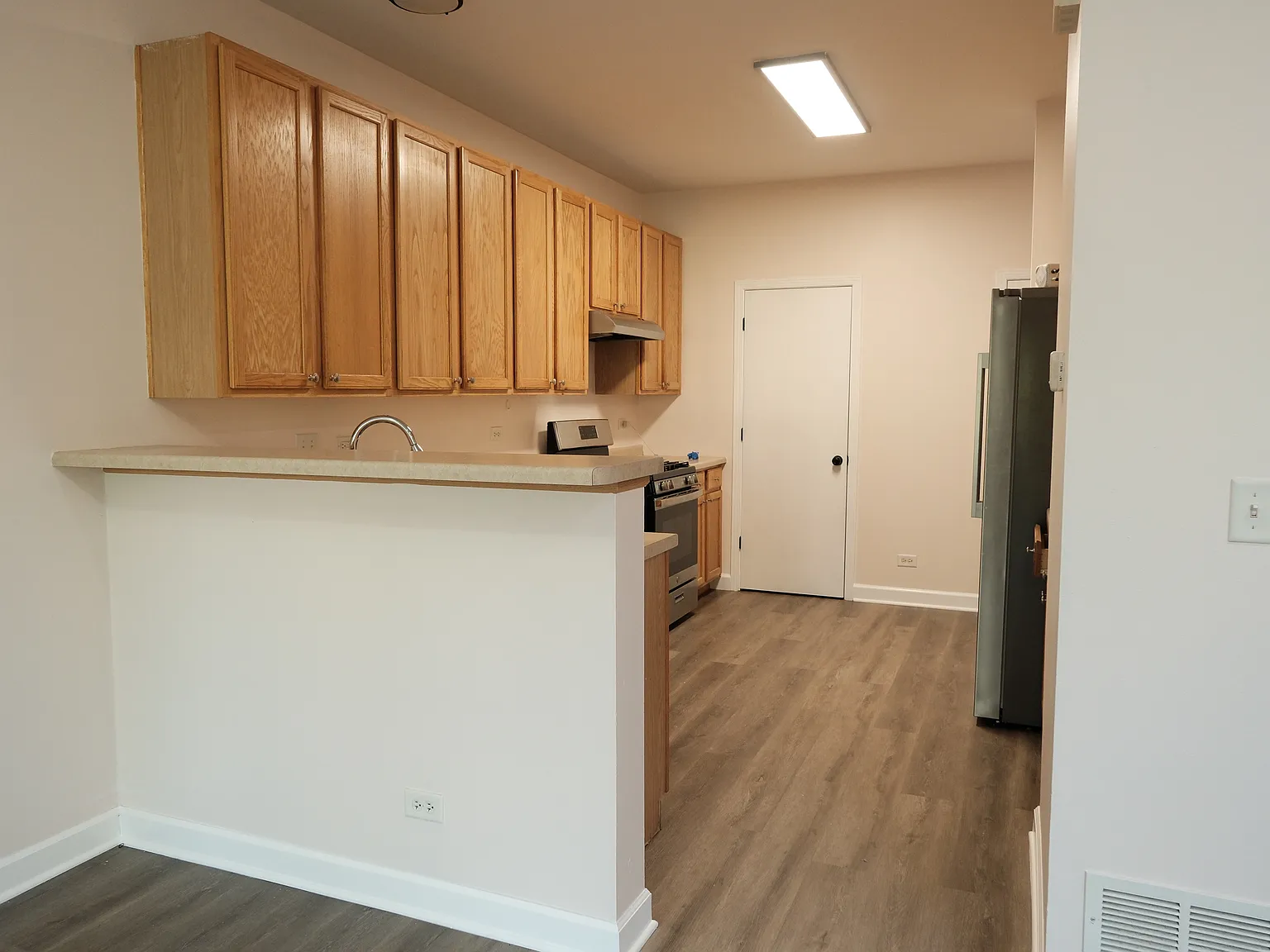 3 bed, 2.5 bath, 1620 sqft, $2,500 — Photo 4