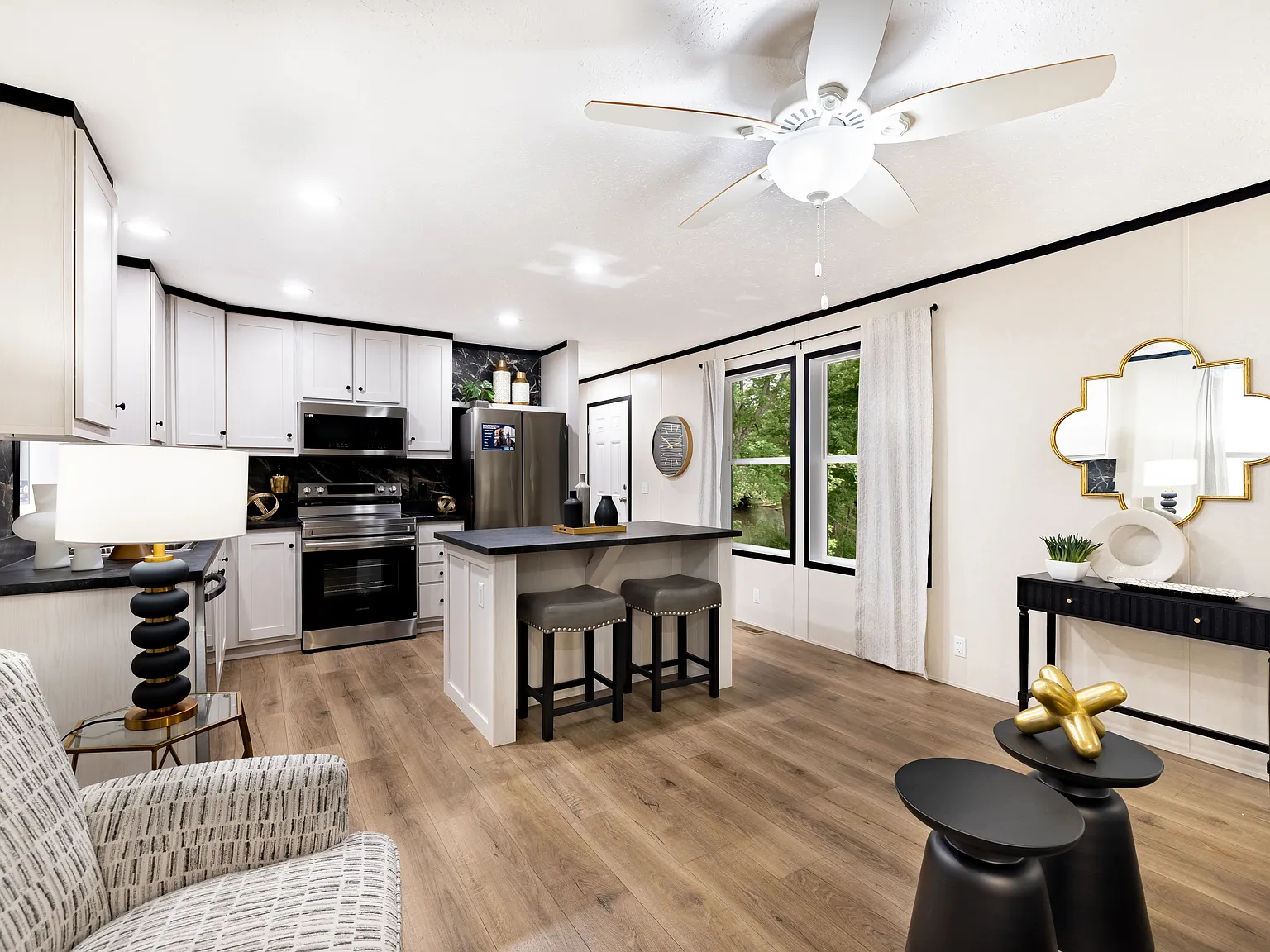 3 bed, 1216 sqft, $1,439 — Photo 1