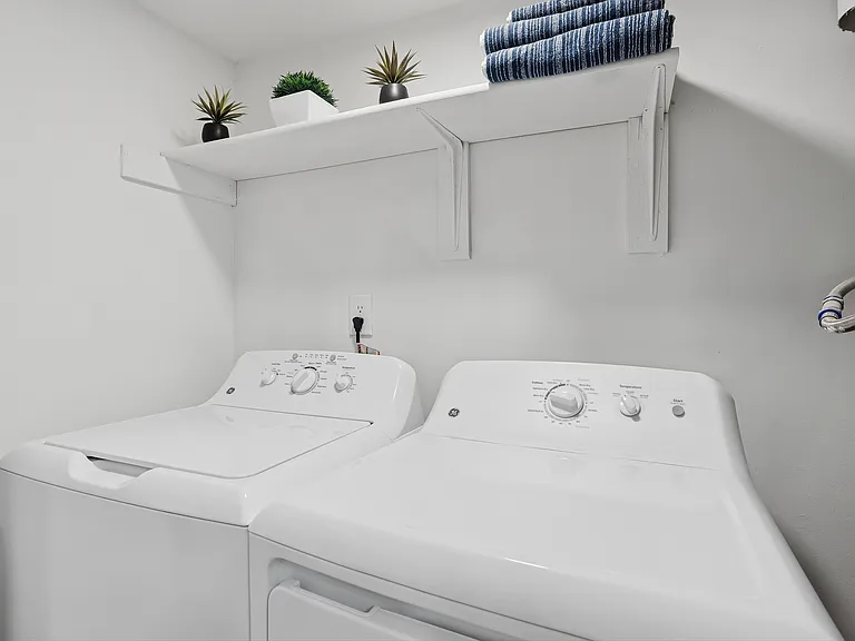 Avana Court — Photo 20