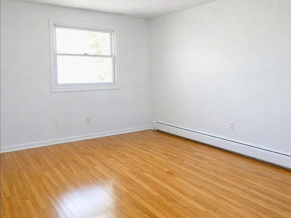 4th image of 1518 6th St SW