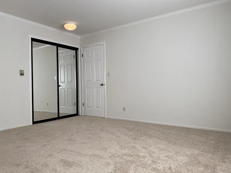 1117 Laguna Ave #5 — Photo 15