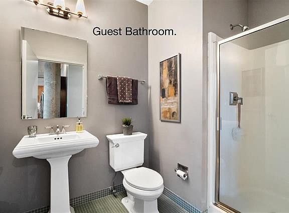 4th image of 1627 Locust St APT 502