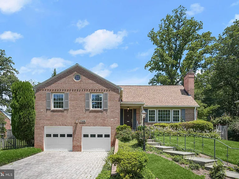 7109 Radnor Rd — Photo 2