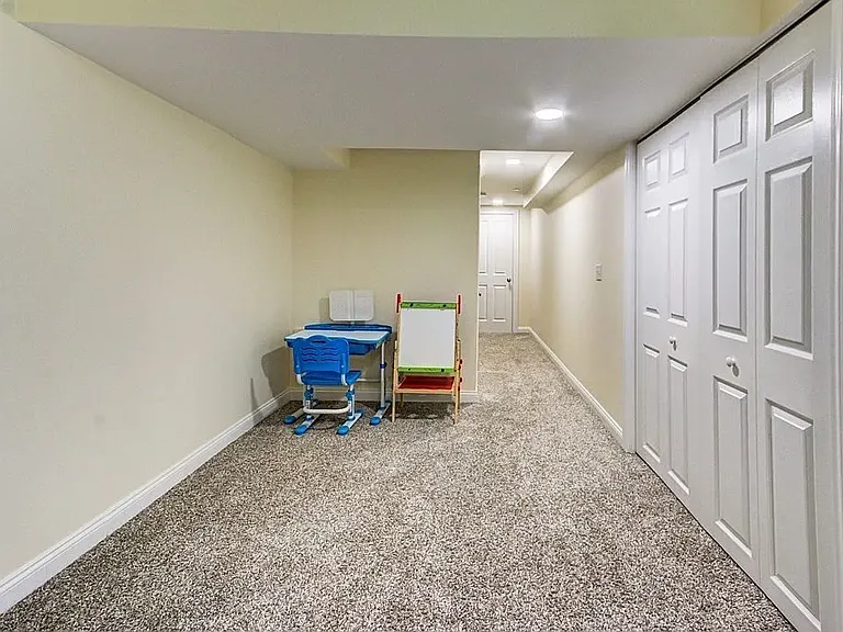 23 Holbrook Ln — Photo 20
