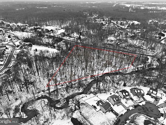 3rd image of 449 Tylers Mill Rd