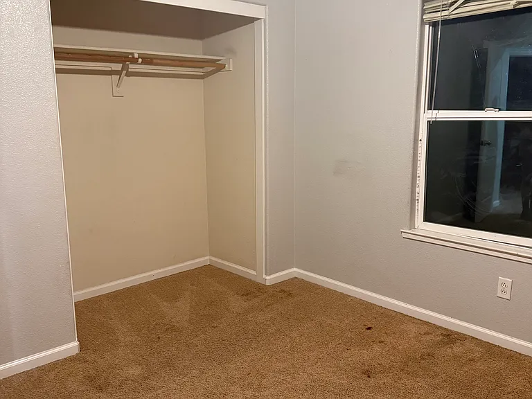 912 Kiwi St — Photo 15