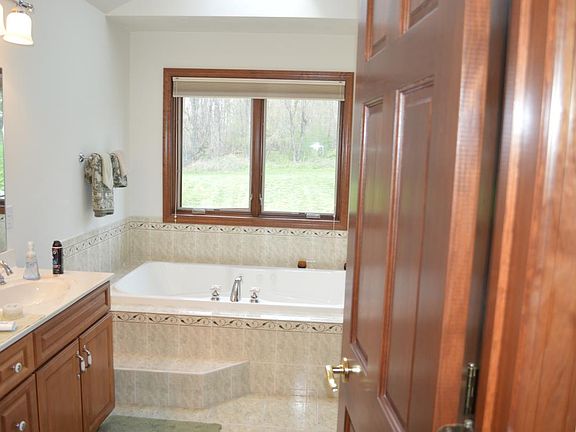 5th image of 11903 Waterford Dr
