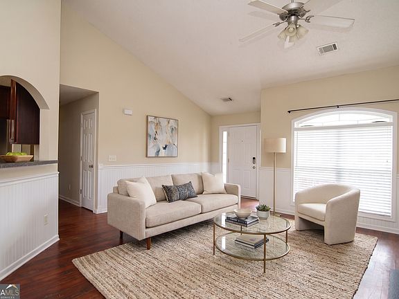 4th image of 520 Arrie Dr