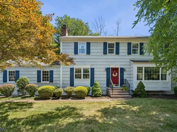 7 Timber Dr, North Caldwell Boro, NJ 07006