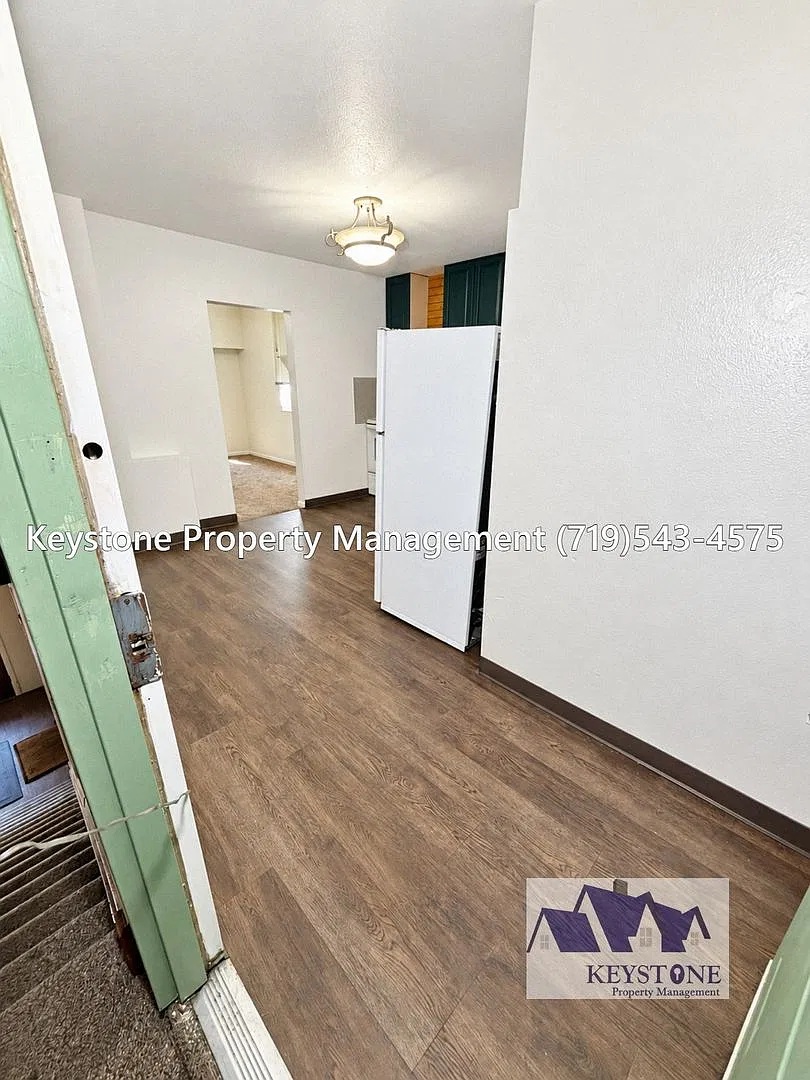 $425 Off 1st Month & App Fee Reimbursed! 1 Bed/1 Bath Apartment With Interior Entrance - $850/$850 — Photo 2