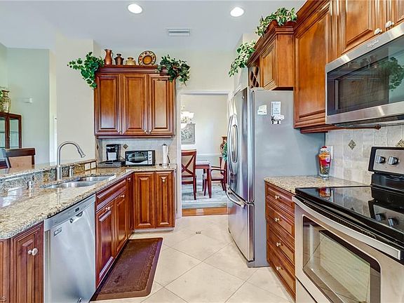 2nd image of 831 Grafton Ct