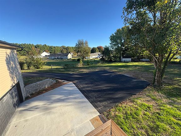 3rd image of 94 Bush Ct