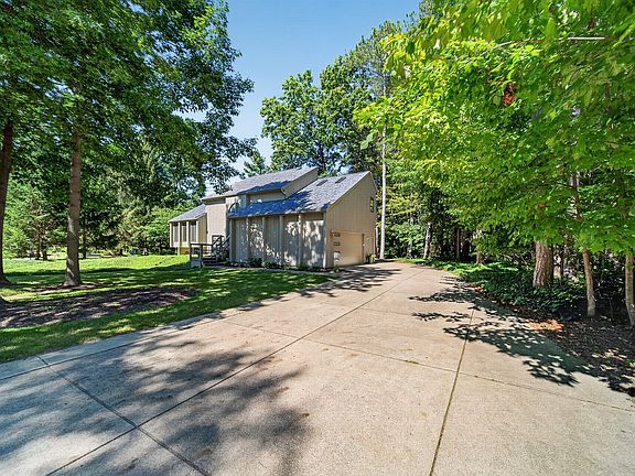 2nd image of 6550 Pheasant Run Blvd