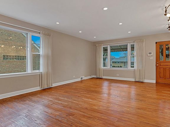 4th image of 8312 N Oketo Ave