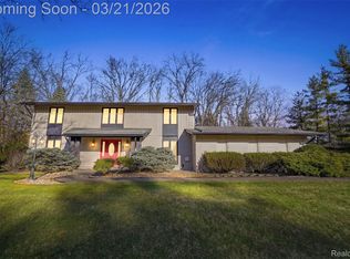 32322 Scenic Ln, Franklin, MI 48025