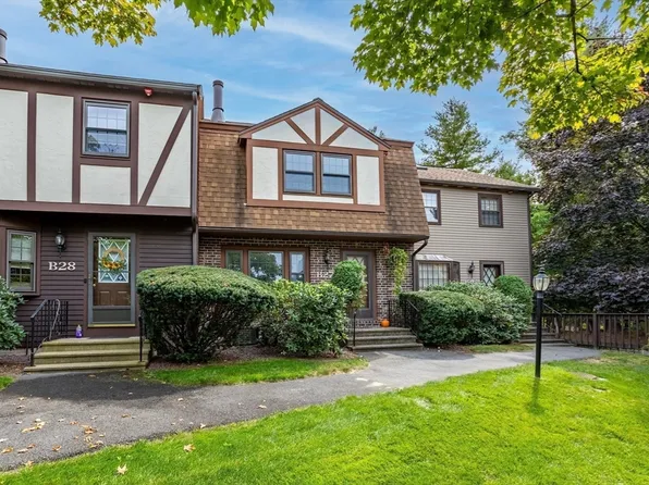 27 Scotty Hollow Dr #B, Chelmsford, MA 01824