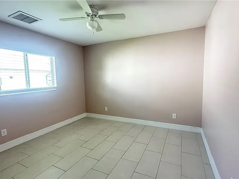 1306 SW 19th Ln — Photo 11