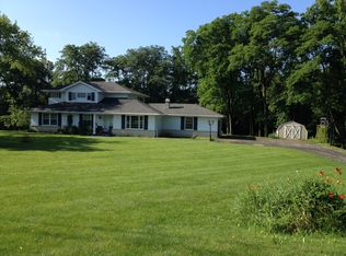 21267 W Lakeview Pkwy, Mundelein, IL 60060