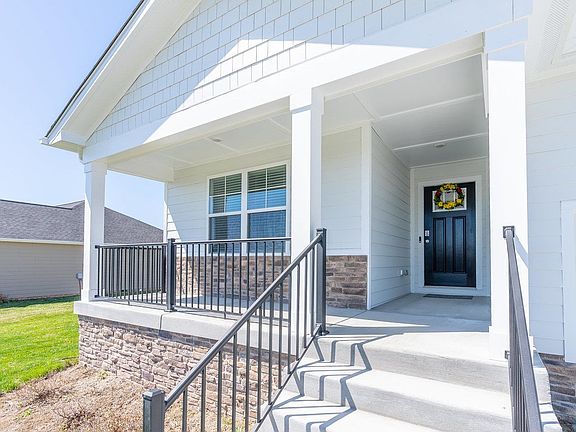 5th image of 30 Birdale Dr