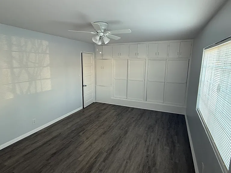 15707 Longworth Ave — Photo 24