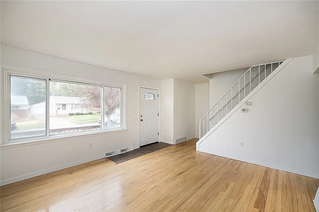4 bed, 1120 sqft, $1,550 — Photo 2