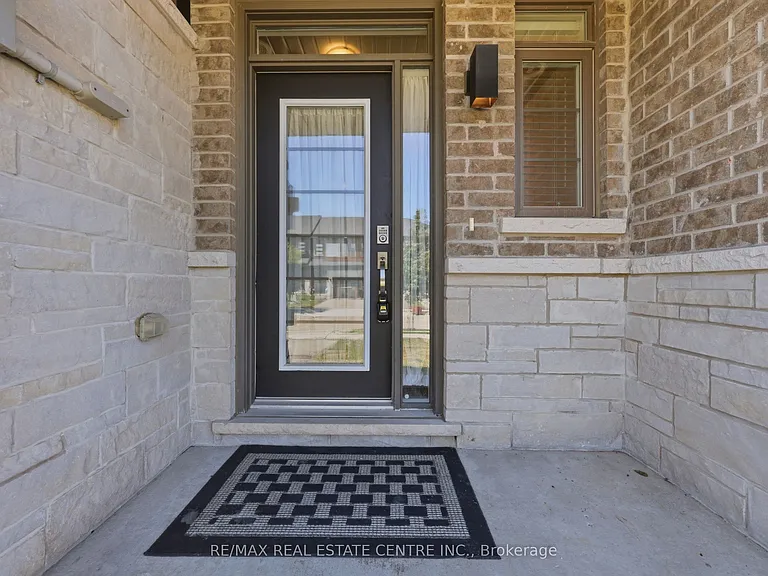 37 Greenwich Ave — Photo 4