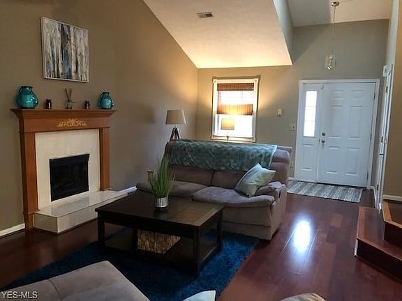 2nd image of 114 Falling Water Cir
