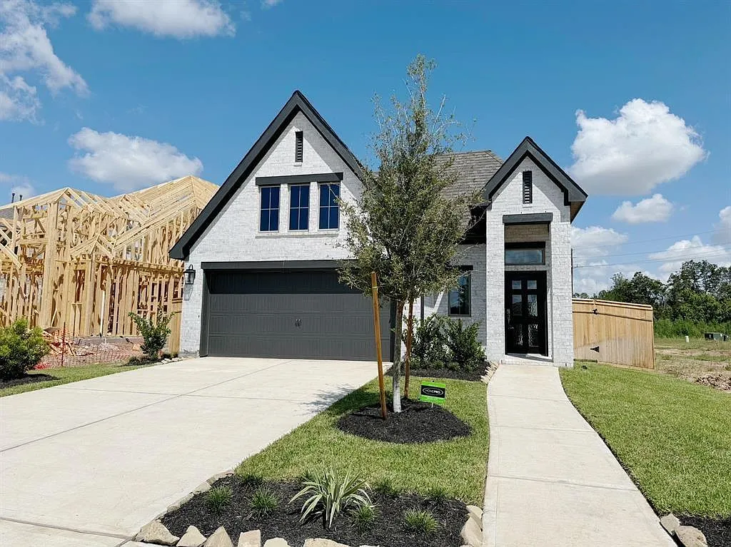4 bed, 3.0 bath, 1878 sqft, $2,500 — Photo 1