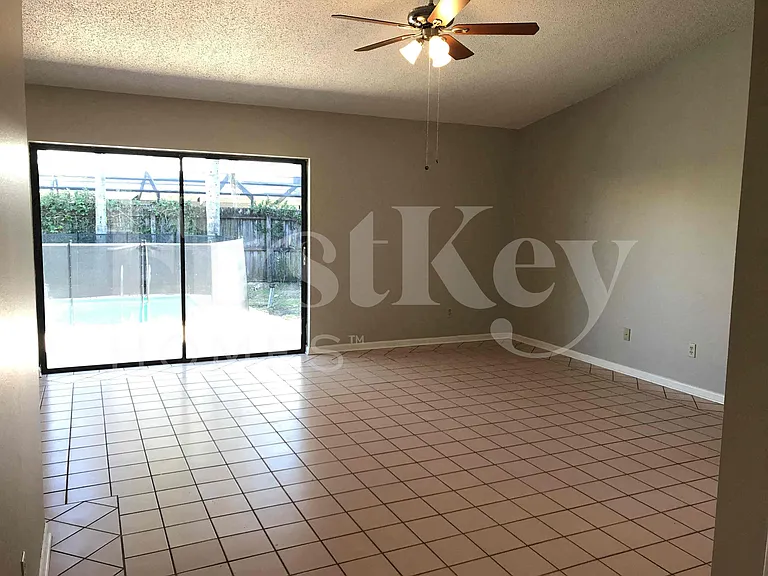 16219 Pebblebrook Dr — Photo 2