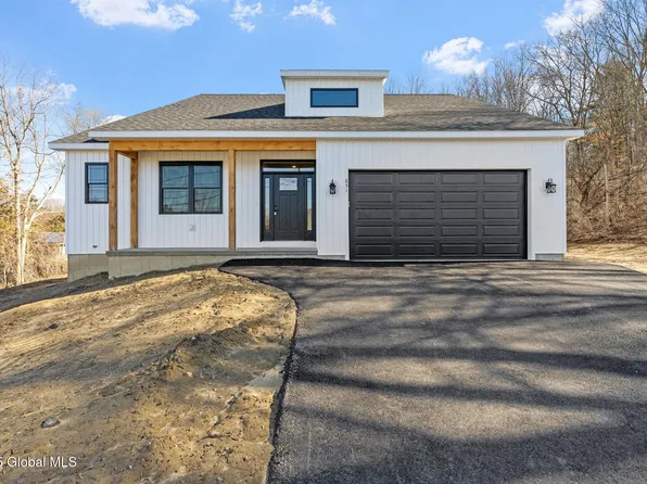 851 Ravine Road, Schenectady, NY 12309