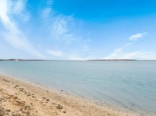 61 Whalebone Landing Rd, Southampton, NY 11968