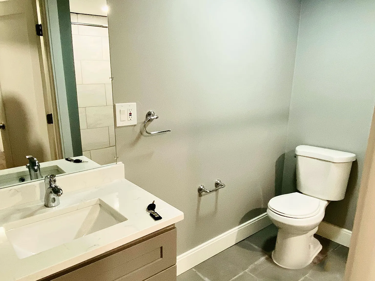 2 bed, 750 sqft, $2,400 — Photo 3
