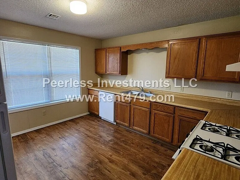 505 4th Ave SW — Photo 4