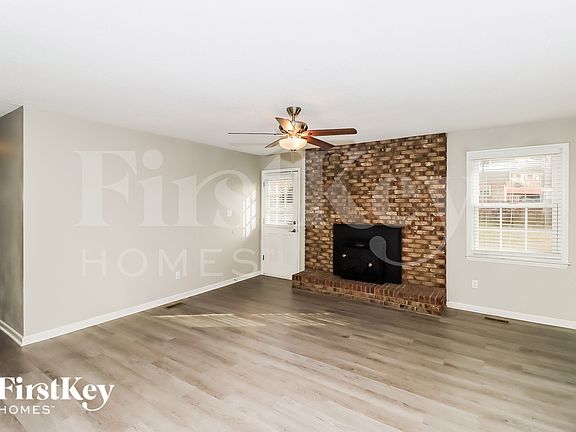 4th image of 4842 Greenwood Dr