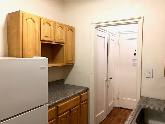 Rented by Douglas Elliman | media 4