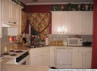 32797 Hemingway Ave, Denham Springs, LA 70706