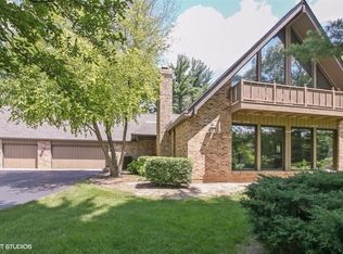 10604 Shelley Ct, Bull Valley, IL 60098