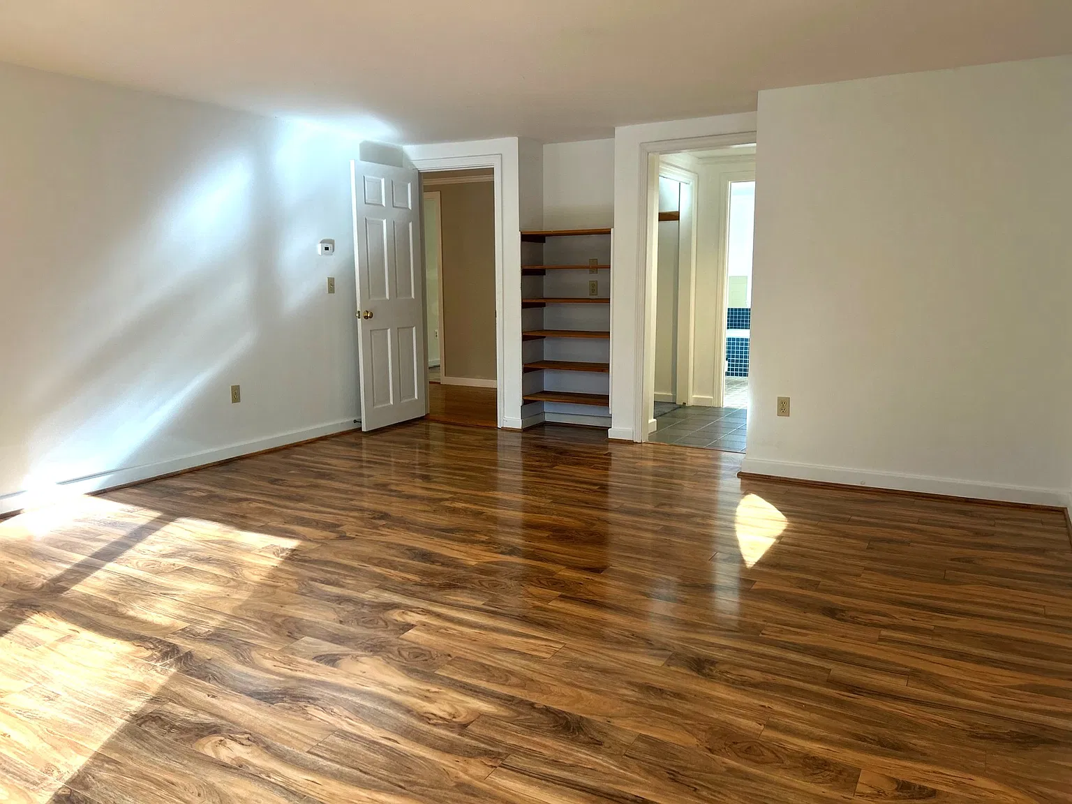 5 bed, 4680 sqft, $4,700 — Photo 4