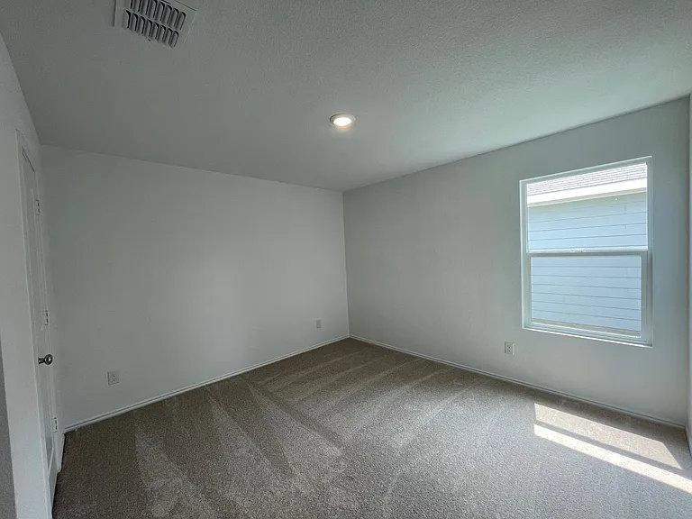 Secondary bedroom 1