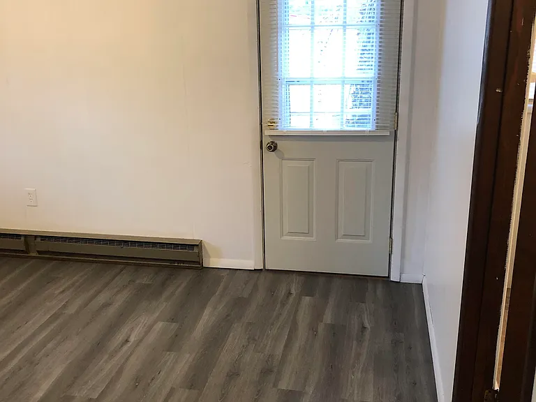 3451 N River Rd W — Photo 6